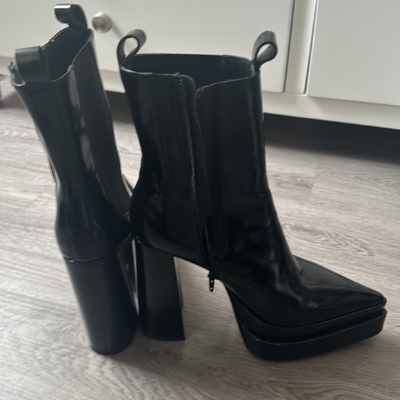 Jeffrey Campbell Distortion Platform Chelsea Boot - Picture 4 of 6